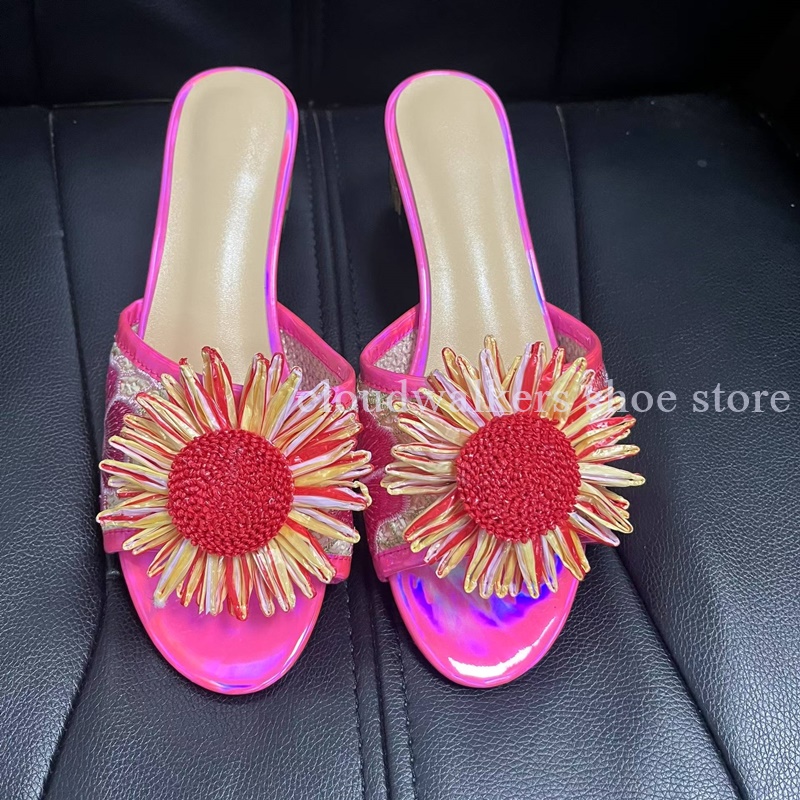 Embroidery Design Free - Yanardöner İşlemeli Üst Kısım Ayçiçeği Süslemeli