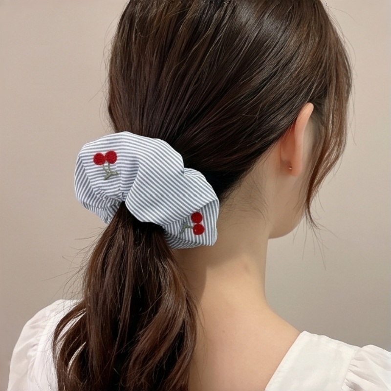 Şık Çizgili Kiraz Nakışlı Saç  - Embroidery Hoop incelemesi ve fiyatı