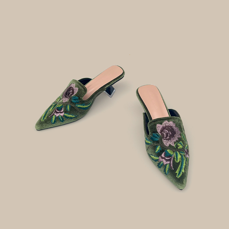 Nakışlı Kadife Kadın Ayakkabıl - Embroidery Design Free incelemesi ve fiyatı